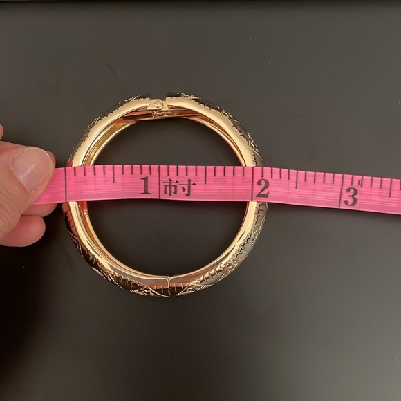 18K Gold Plated Bangle- Women - Picture 4 of 6